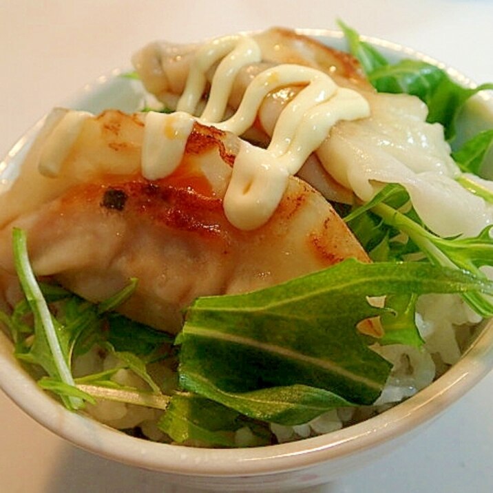 焼き餃子と水菜のどんぶり